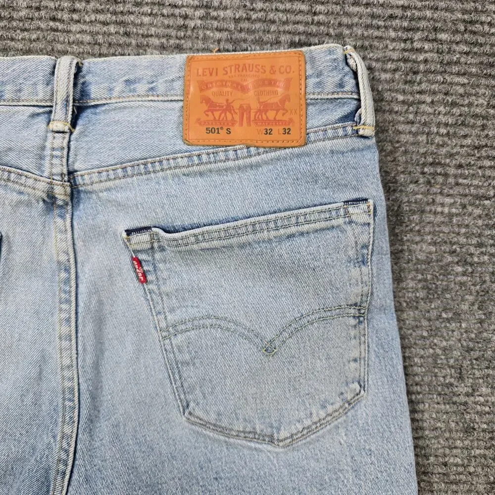 Levi's 501 Shorts Womens 32 Blue Button Fly Raw Hem Denim - Picture 5 of 7